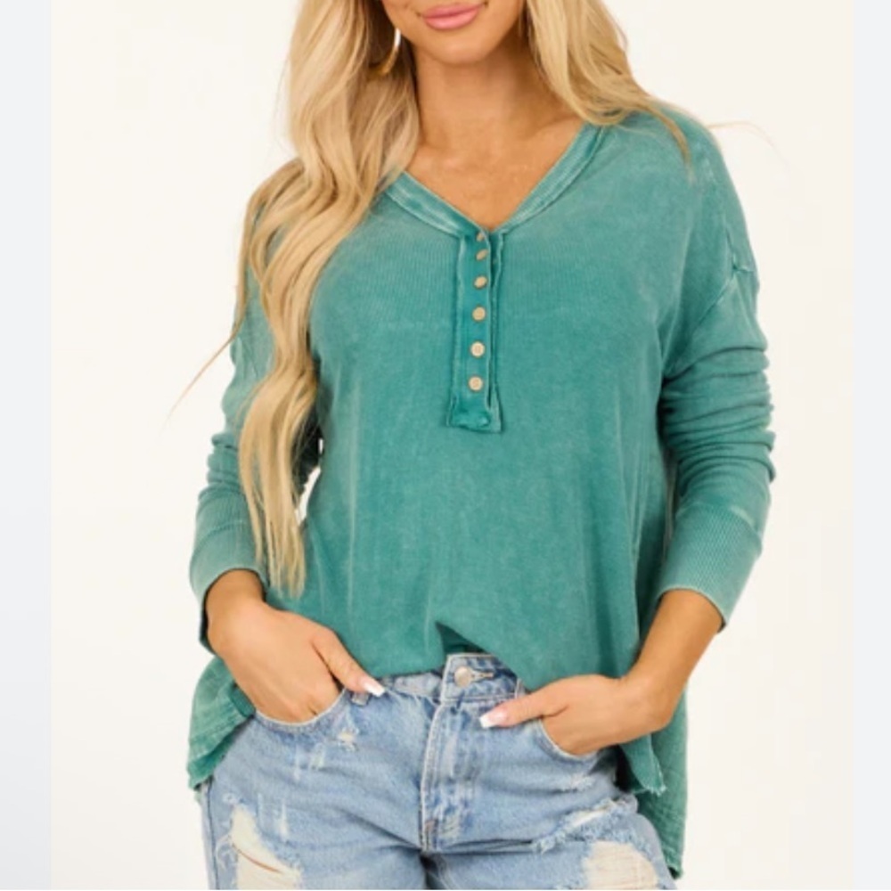 Zenana Long Sleeve Thermal Like Top NWOT